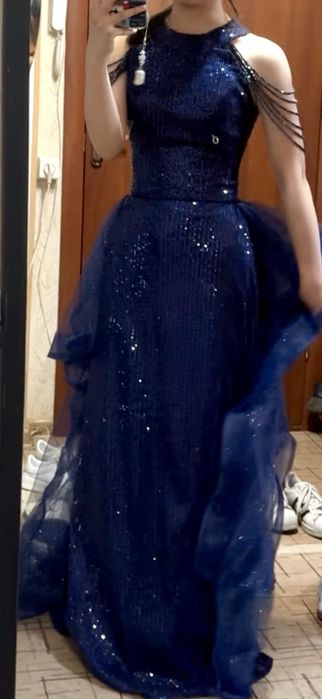 Синее вечернее платье
