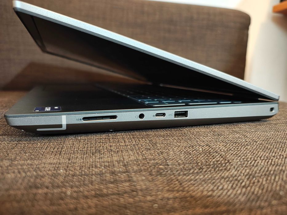 Dell Precision 7680 128GB DDR5/RTX 4000 ADA 12GB/I9-13950HX/1TB