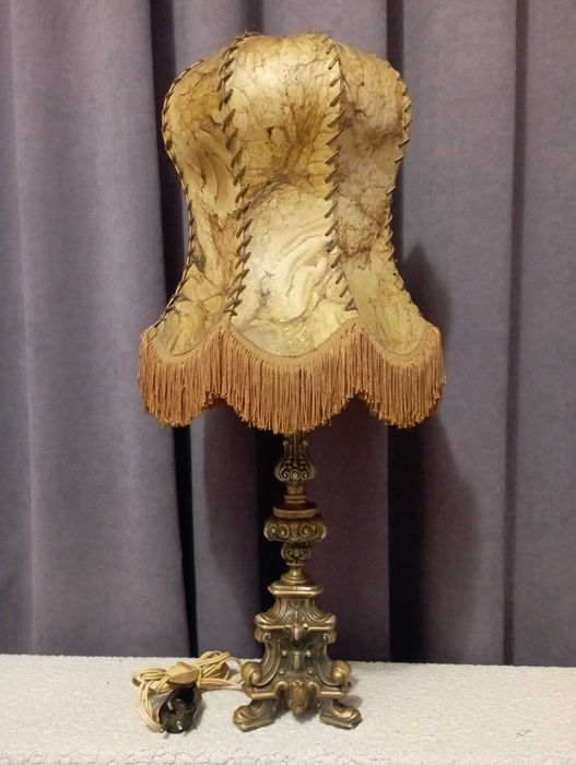 Красиви старинни лампи с абажури - лампа