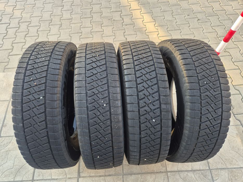 4бр. Зимни Бусови Гуми 215/75/16C LASSA