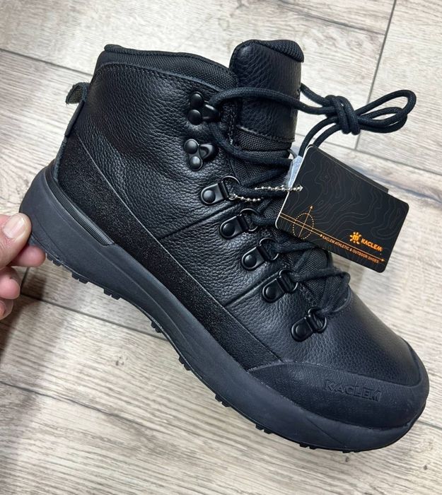 Продаются кожаные сапоги от бренда Kaclem.