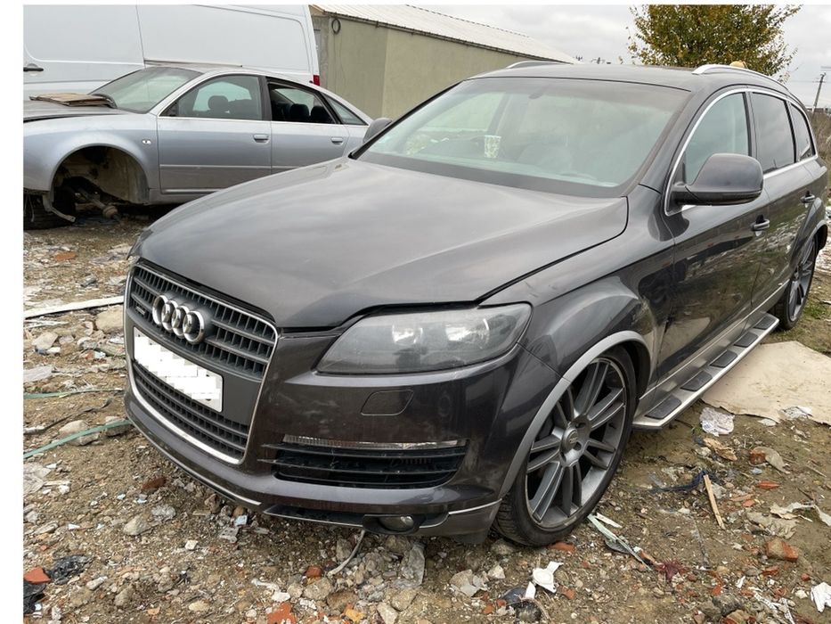 Dezmembrez audi Q7 4.2 tdi an de fabricatie 2009