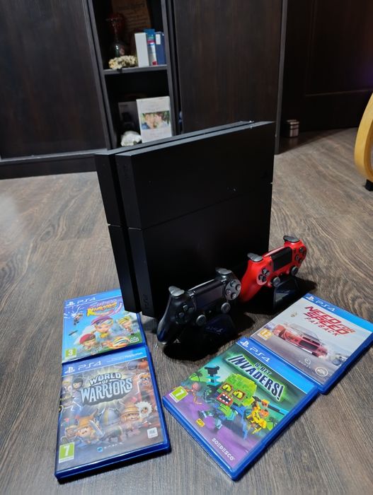 PlayStation 4, 2 controlere+Stand încărcare+  152 de jocuri in cont.