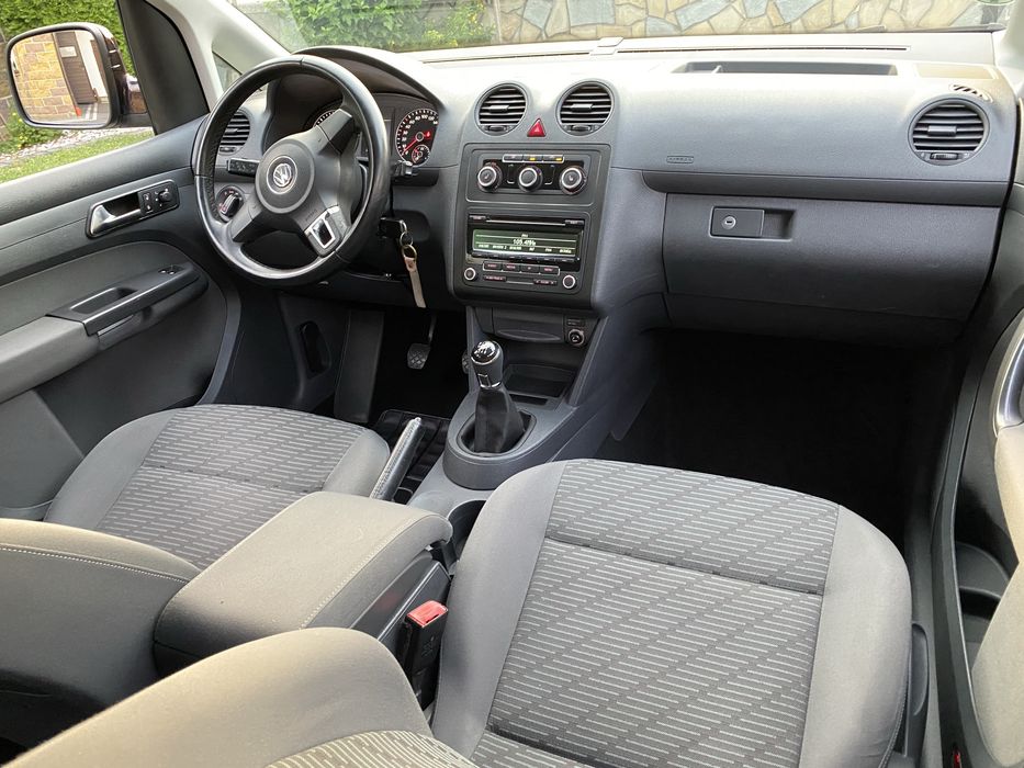 VW-CADDY~LiFE-2 ,0 -Tdi~140-Cp-Culoare Deosebită-Visiniu-met