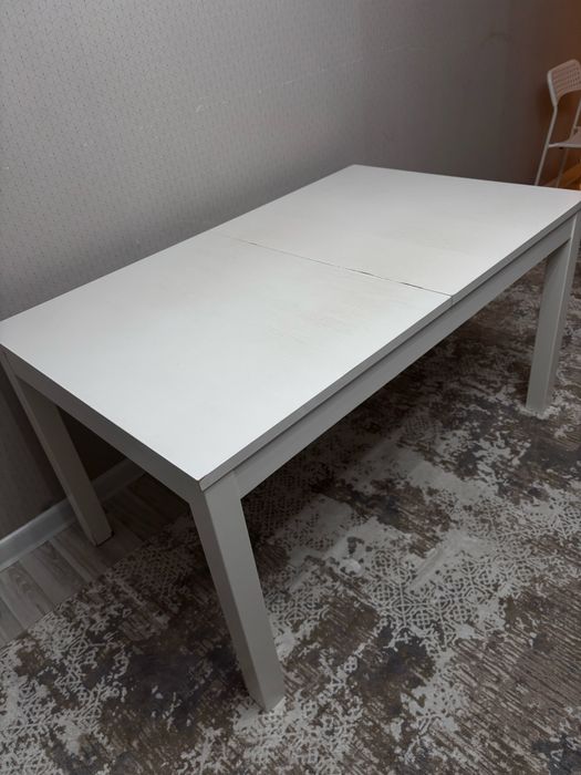 стол белый обеденный