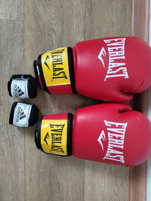 Бокс перчатки EVERLAST,бинт 3м
