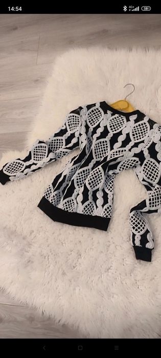 Bluzita  Reserved, broderie superbă, alb negru, S/M