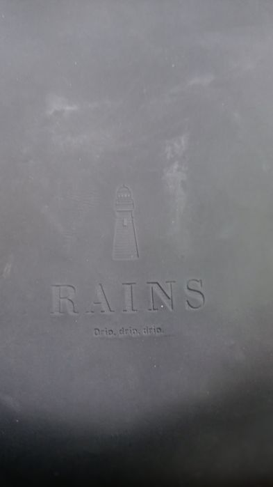 Продавам раница от изкуствена кожа Rains