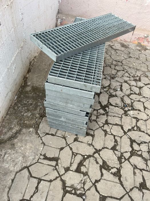 Trepte zincate galvanizate