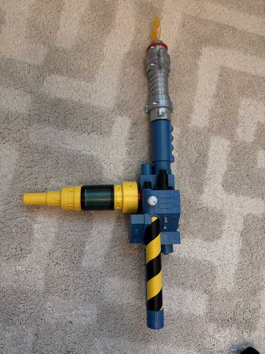 Blaster customizabil Ghostbusters Proton (Echipament de Vanatoare de Fantome pentru Copii )