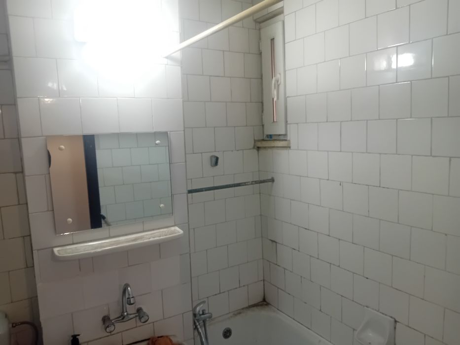 AP 3 Cam B-dul Traian la H-uri parter inalt 65mp balcon centrala boxa