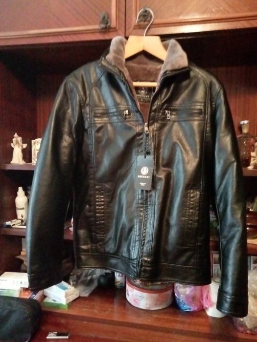 Куртки кожаные продам