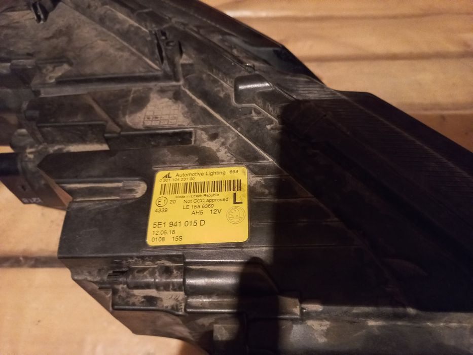 Ляв фар за Шкода Октавия 2017-2020