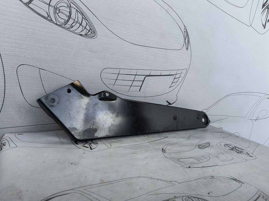 Suport Superior Trager Stângă Volkswagen Passat B8 2017 / 2015-2023 Cod OEM 3G0806929 (5C2)