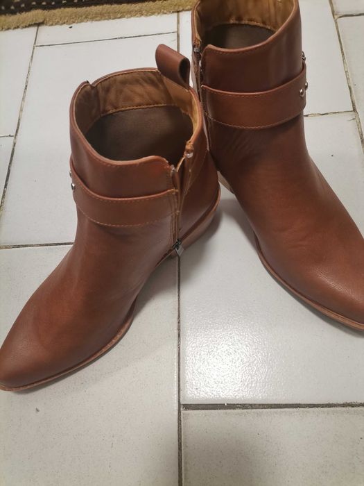 Дамски   боти  38