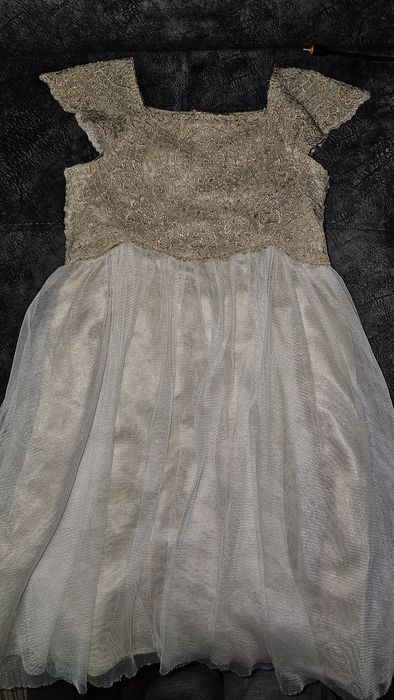 Нарядное платье на 2-3 года