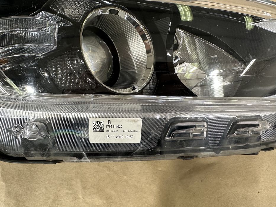 Kia Ceed десен фар