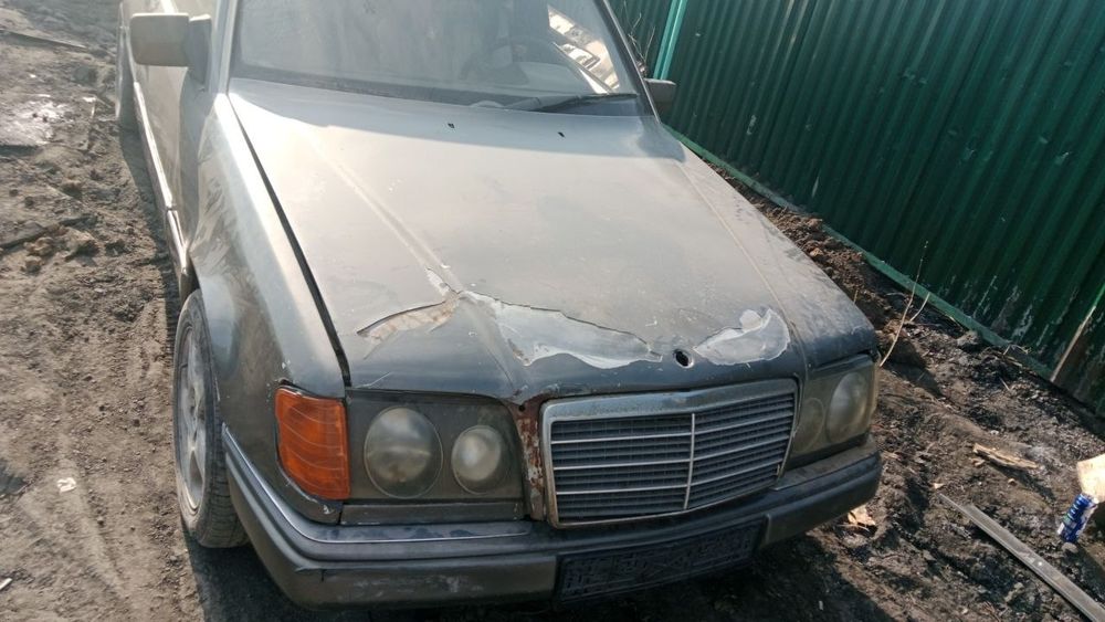 Продам запчасти на Мерседес 124