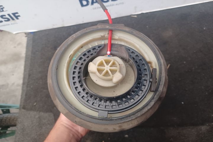 Perna aer spate stanga 37106781381 6784381 BMW Seria 5 F11