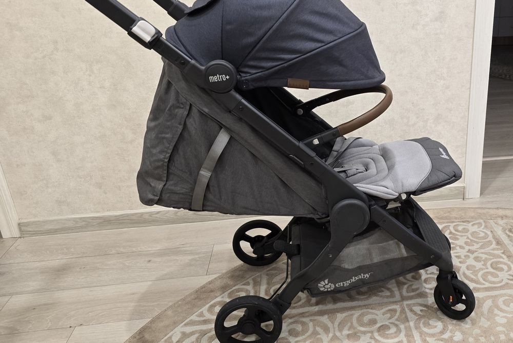 Коляска Ergobaby metro + deluxe
