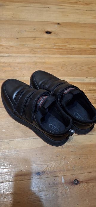 Туфли на мальчика. Размер 32