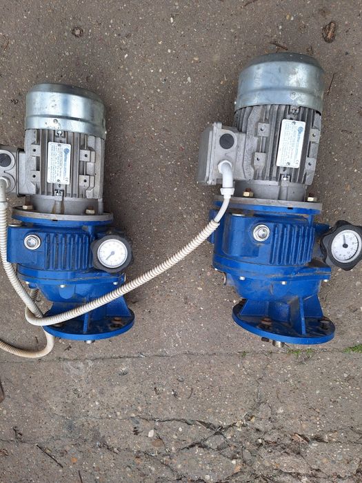 Vând motoare cu reductor