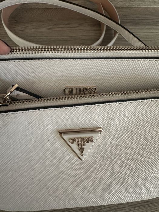 Дамска чанта и колан Guess Noelle