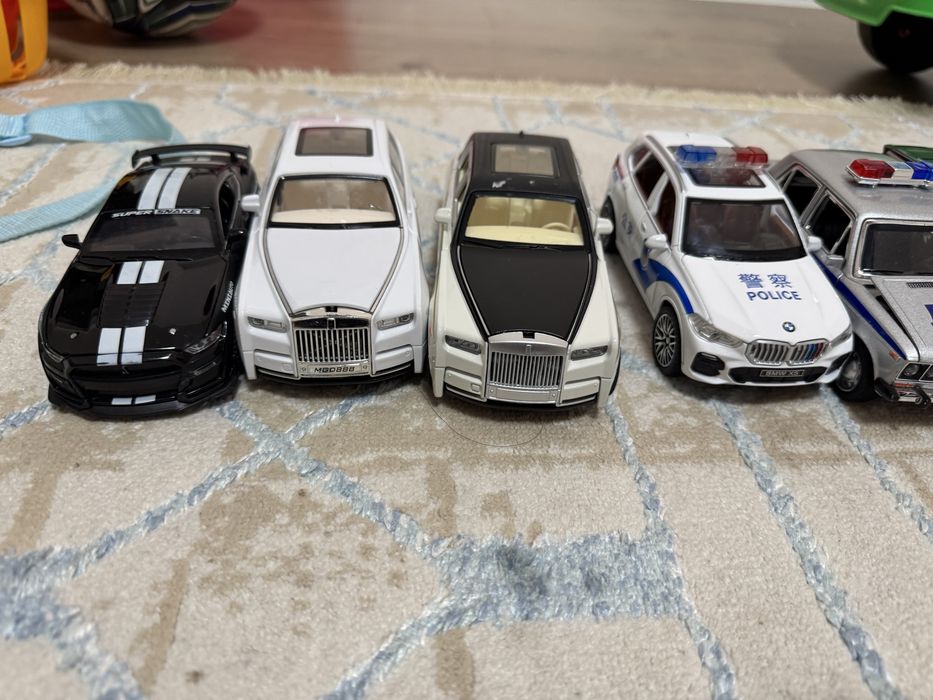 Продам железные машинки