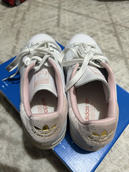 Кроссовки белые adidas