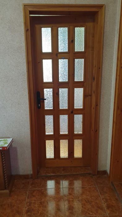 4бр.врати от масивно дърво