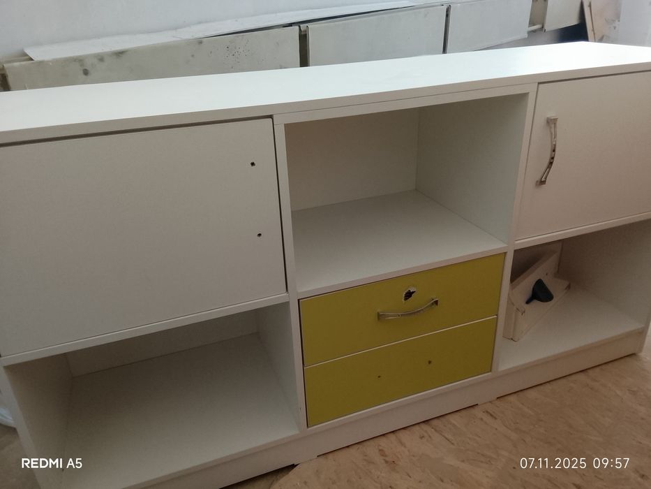 Шкаф двухстворчатый