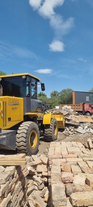 Услуга  Погрузчика и самосвала вывоз мусора