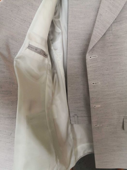 Нов мъжки костюм