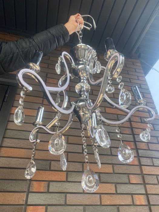 Продам новую люстру