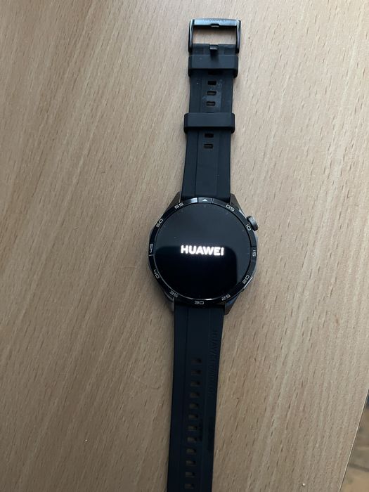 Huawei smart watch 4
