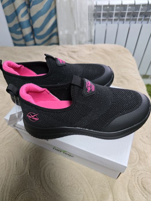 Кроссовки новые 35 размер