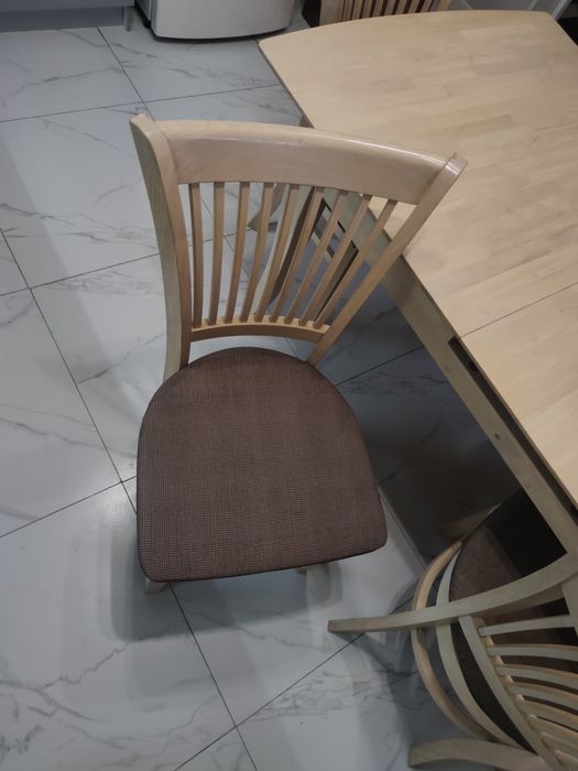 Кухонный стол б/у в комплекте 6 стульв