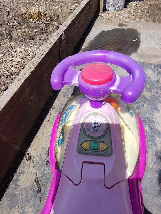 Продам детскую каталку.