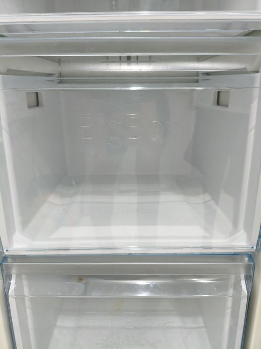 Продам морозильник