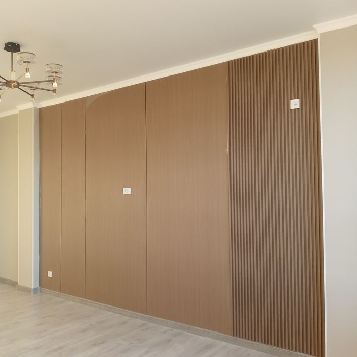 ТВ зона, бамбук панель, лувер, гибкий мрамор.