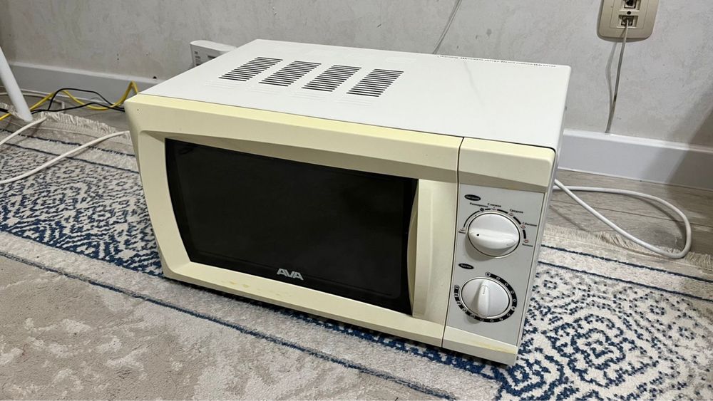 Продаётся микроволновка AVA