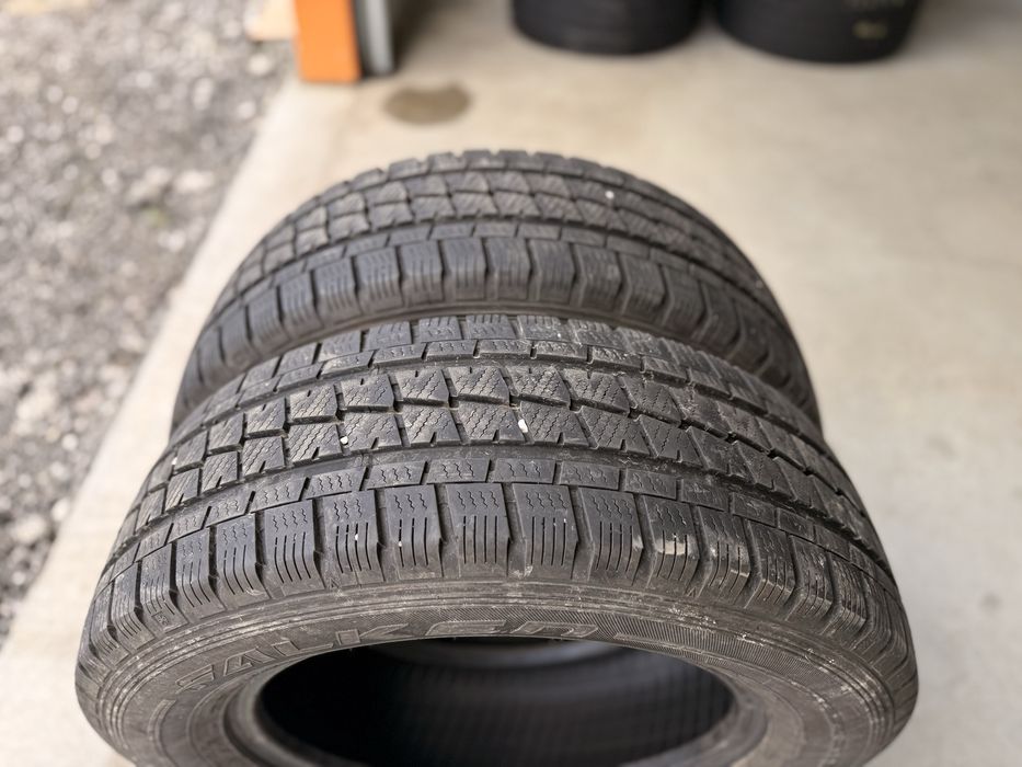 Бусови гуми 215/65/16с FALKEN