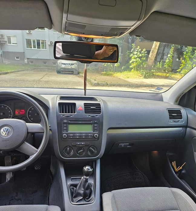 Продавам Голф 5 1.9 105кс. на ЧАСТИ, както и ВСЯКАКВИ други Голф 5ци