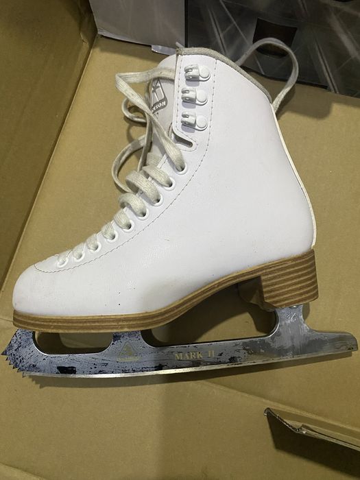 Коньки для фигурного катания