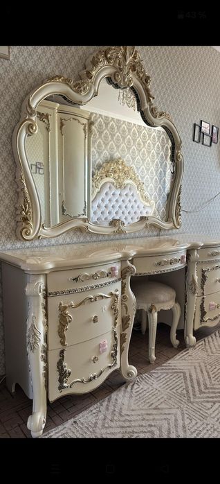 Спальный гарнитур