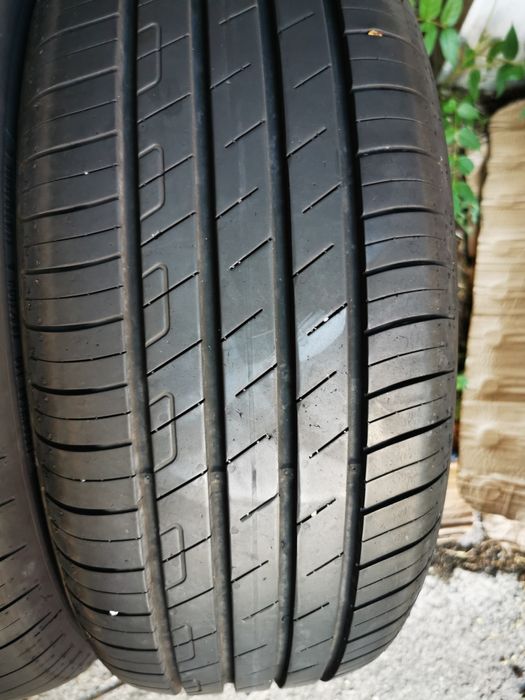 2 броя 215/55/17 Goodyear Efficient Grip дот:5020