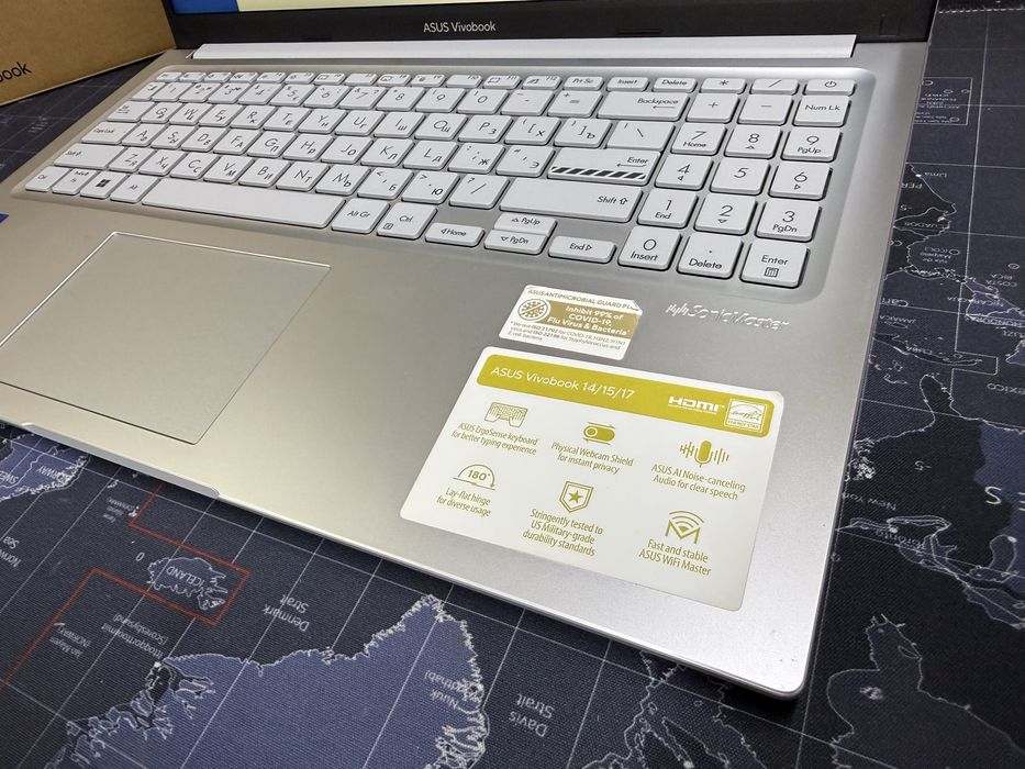 Asus Vivobook 15 - Core i7-1355U/8GB/512Gb