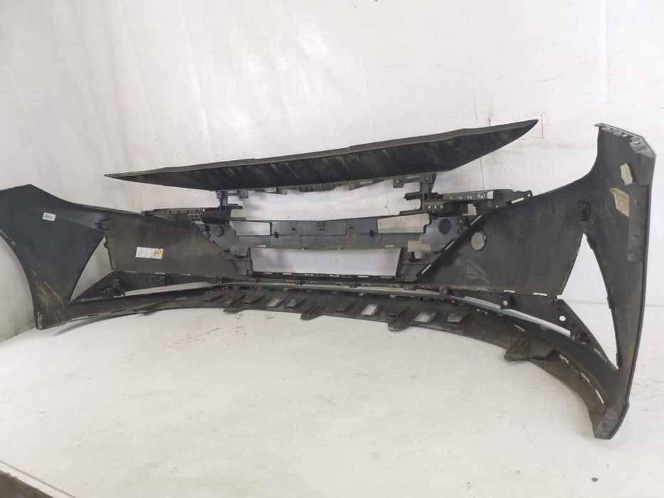 Предна броня Хюндай Еланта / Hyundai Elantra CN7 Оригинална В Добро Съ