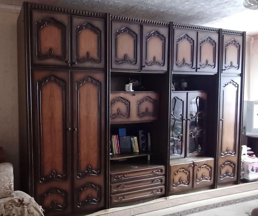 Продам стенку в гостиную