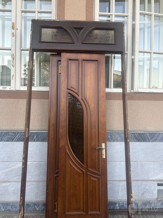 Входная дверь. С каркасом